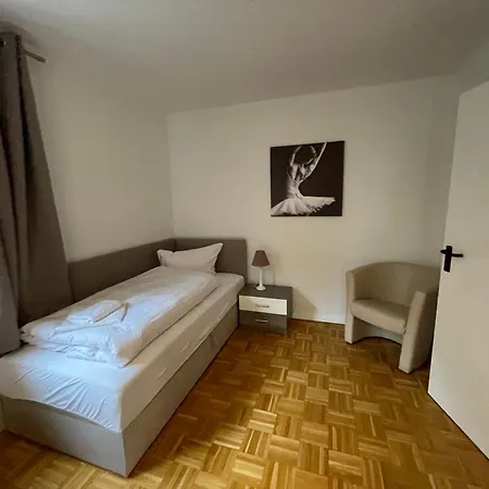 Ferienwohnungen Kruegerstrasse Drezno Zewnętrze zdjęcie